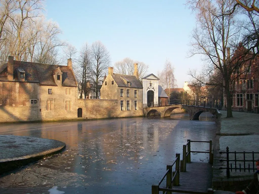 B&B Bru-Beauline Brugge 0*,  Belçika
